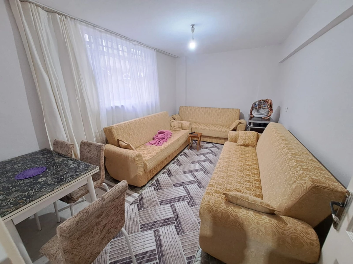 50. YIL MAHALLESİ 2+1 90 m2 BALKONLU 17 YILLIK SATILIK BAHÇE KATI DAİRE