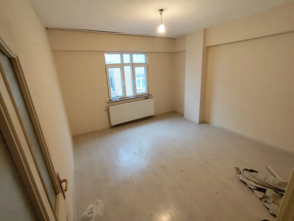 ESENTEPE MAHALLESİ 2+1 90 m2 MASRAFSIZ ORTA KAT HİSSELİ SATILIK DAİRE