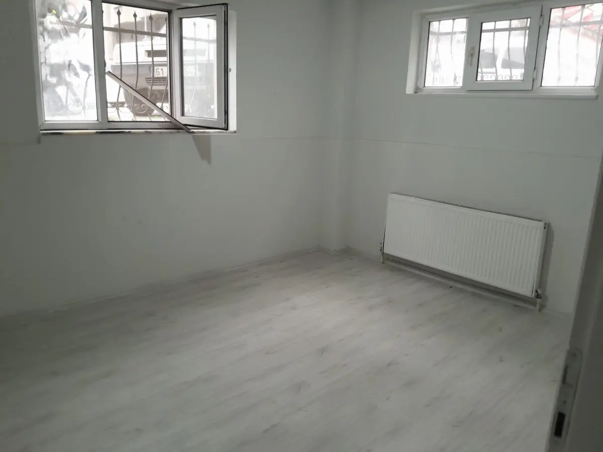 CEBECİ MAH CUMA PAZARINA YAKIN 2+1  90 m2 18 YILLIK MASRAFSIZ SATILIK BAHÇE KATI DAİRE